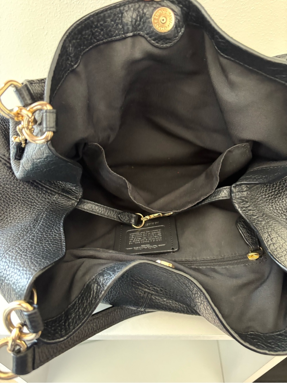 Coach Black Pebbled Leather Shoulder Bag with Gold Hardware - Picture 5 of 8